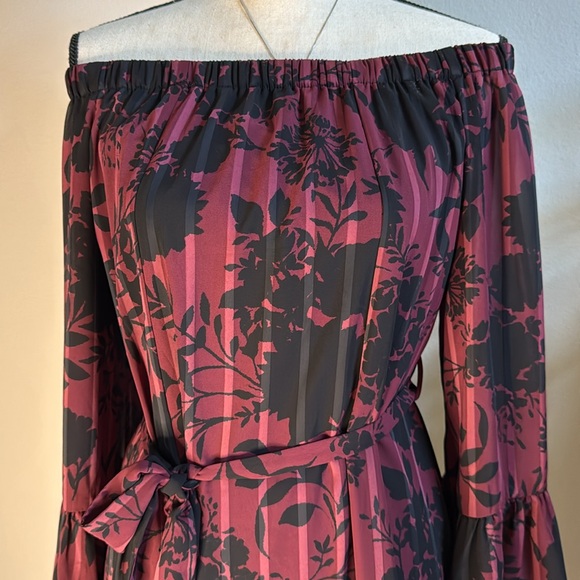 Aqua Off the shoulder Floral Dress. - Picture 2 of 6